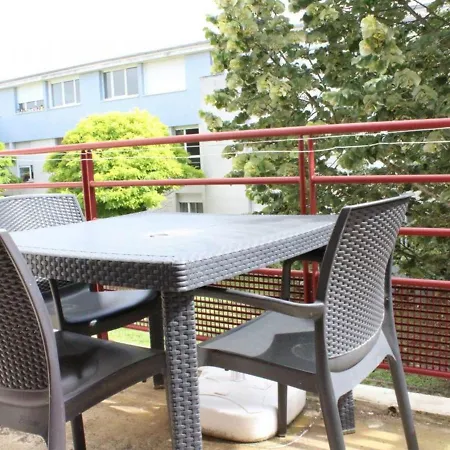 Studio La Rochelle, 1 Pièce, 2 Personnes - Fr-1-246-227 Hotel